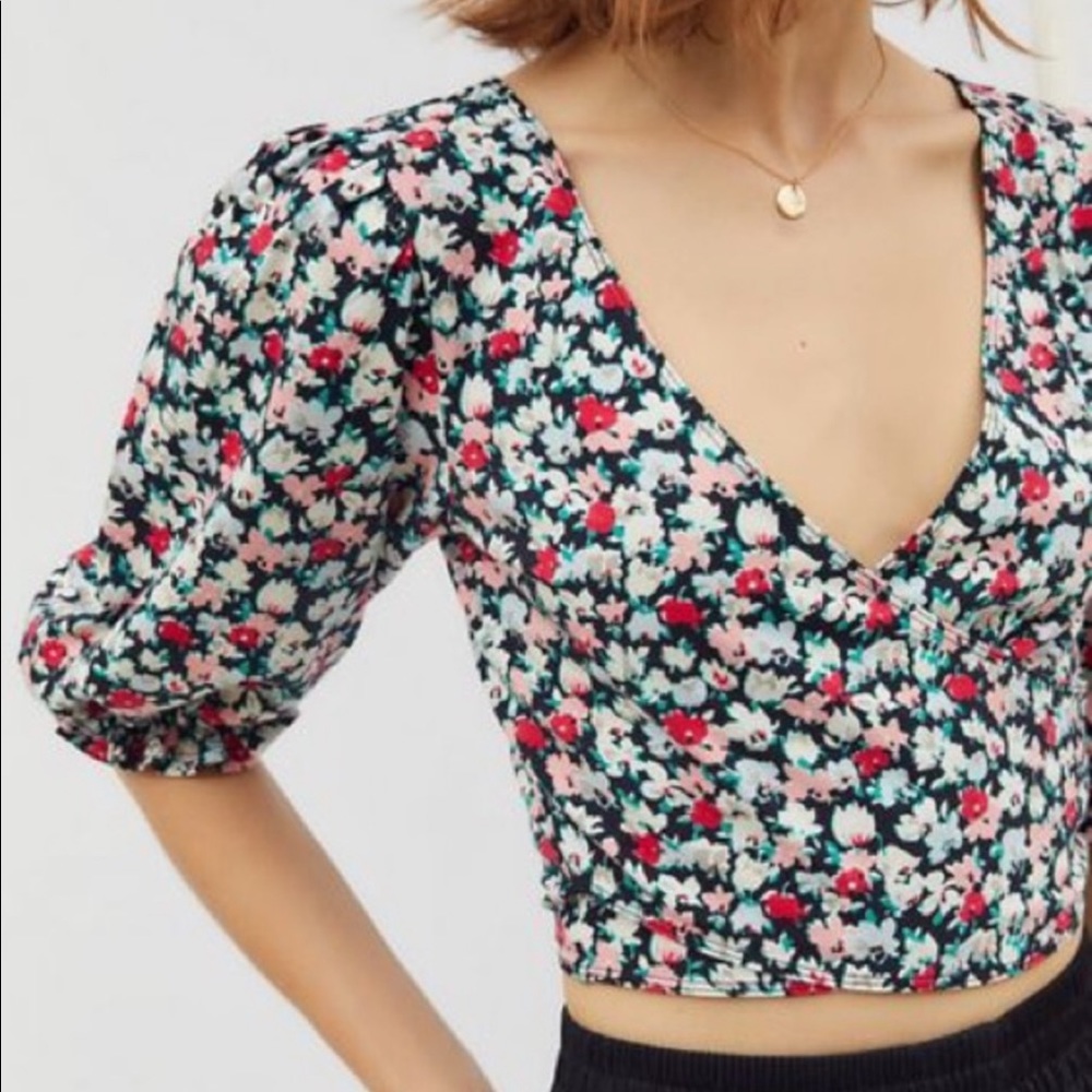Urban Outfitters Floral Puff Sleeve Crop Top